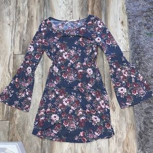 Bell sleeve dress